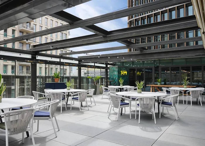 Hotel The Gantry London, Curio Collection By Hilton